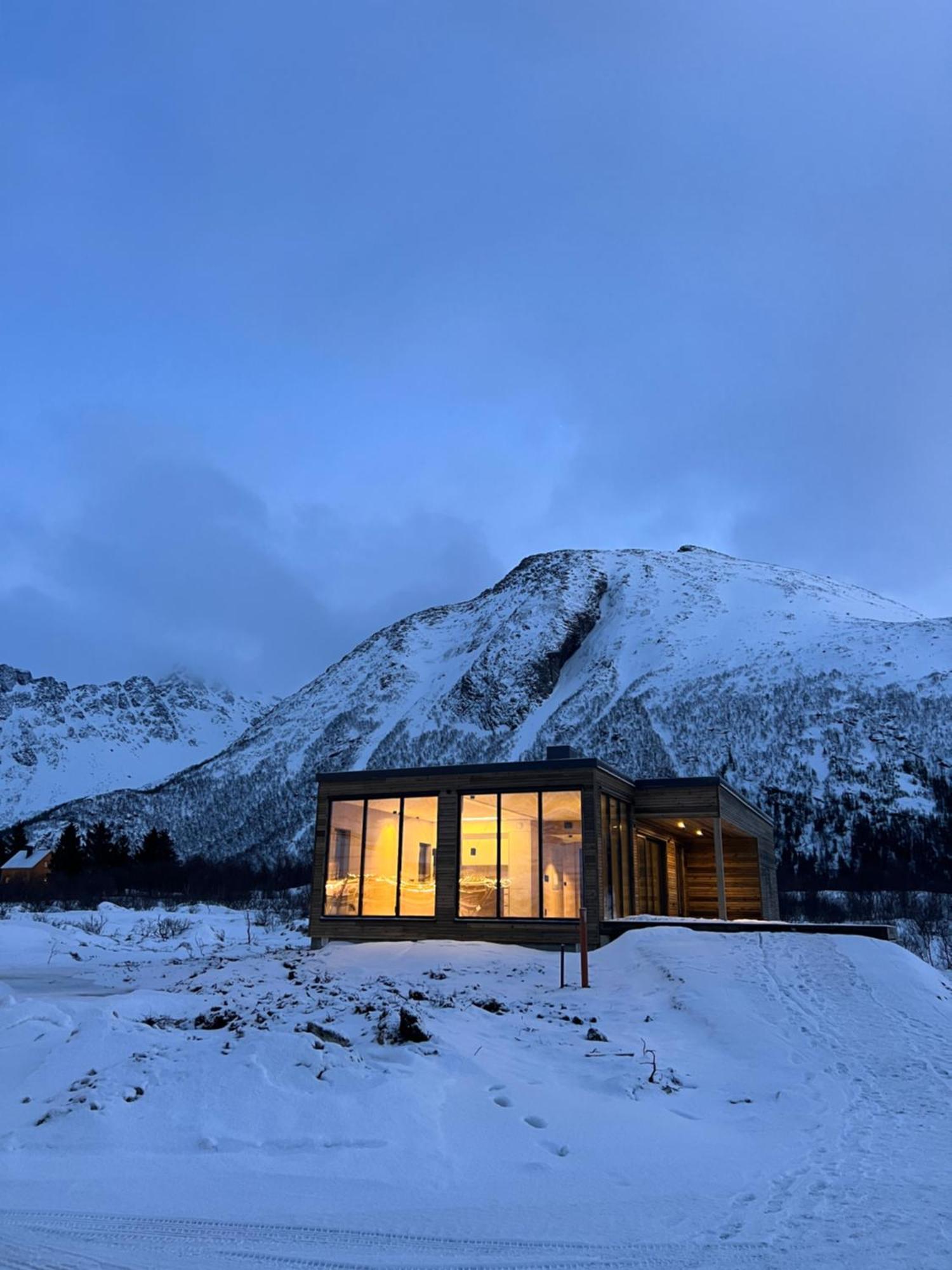 Vila Lyngvaer Luggombu Kleppstad Exteriér fotografie